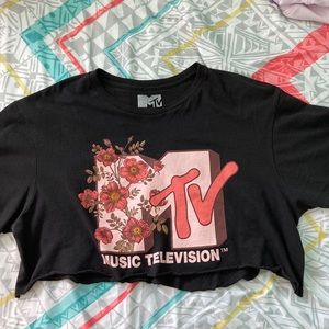 Ultra cropped MTV tee